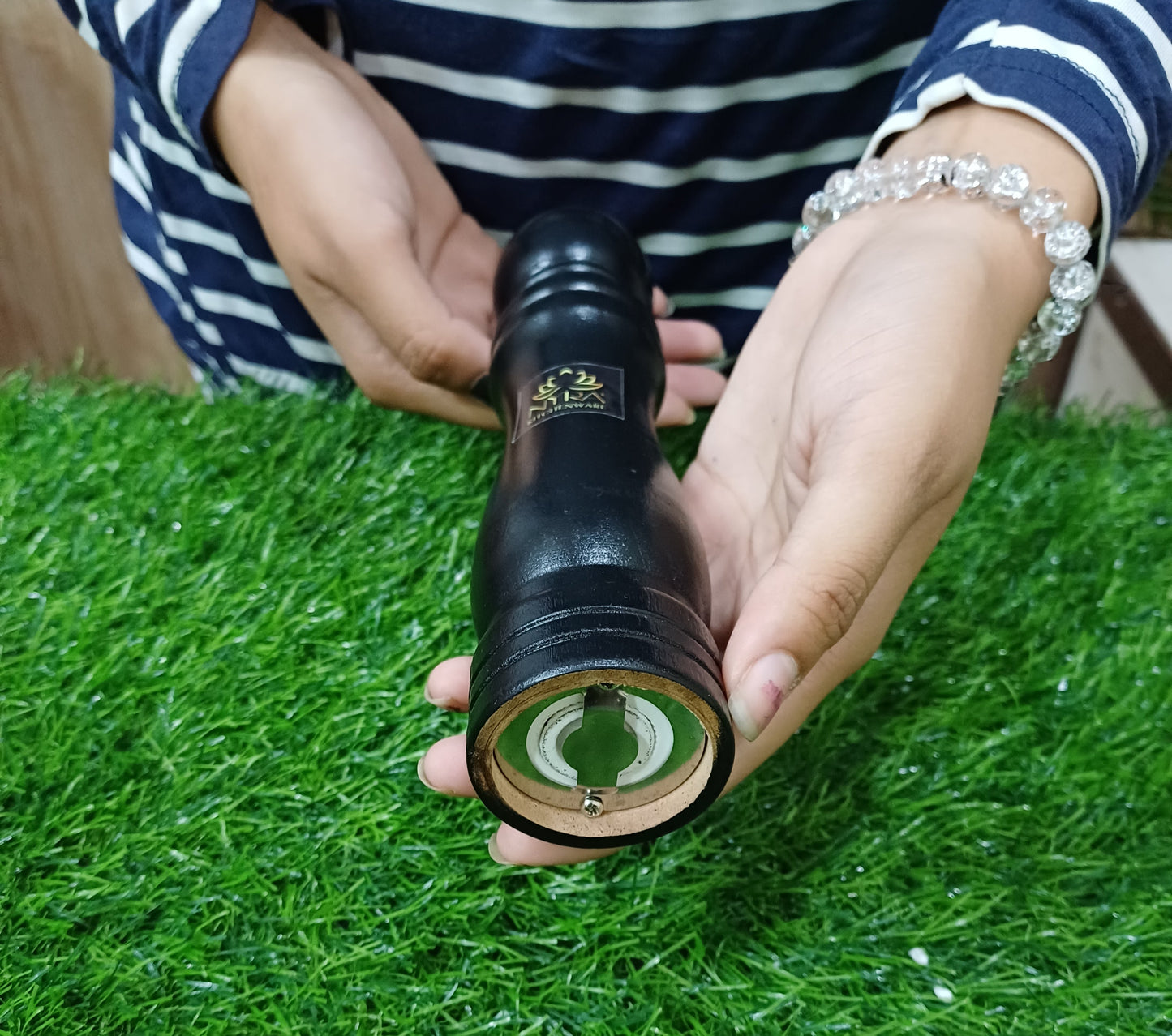 Traditional Wooden Salt & Pepper Sprinkler