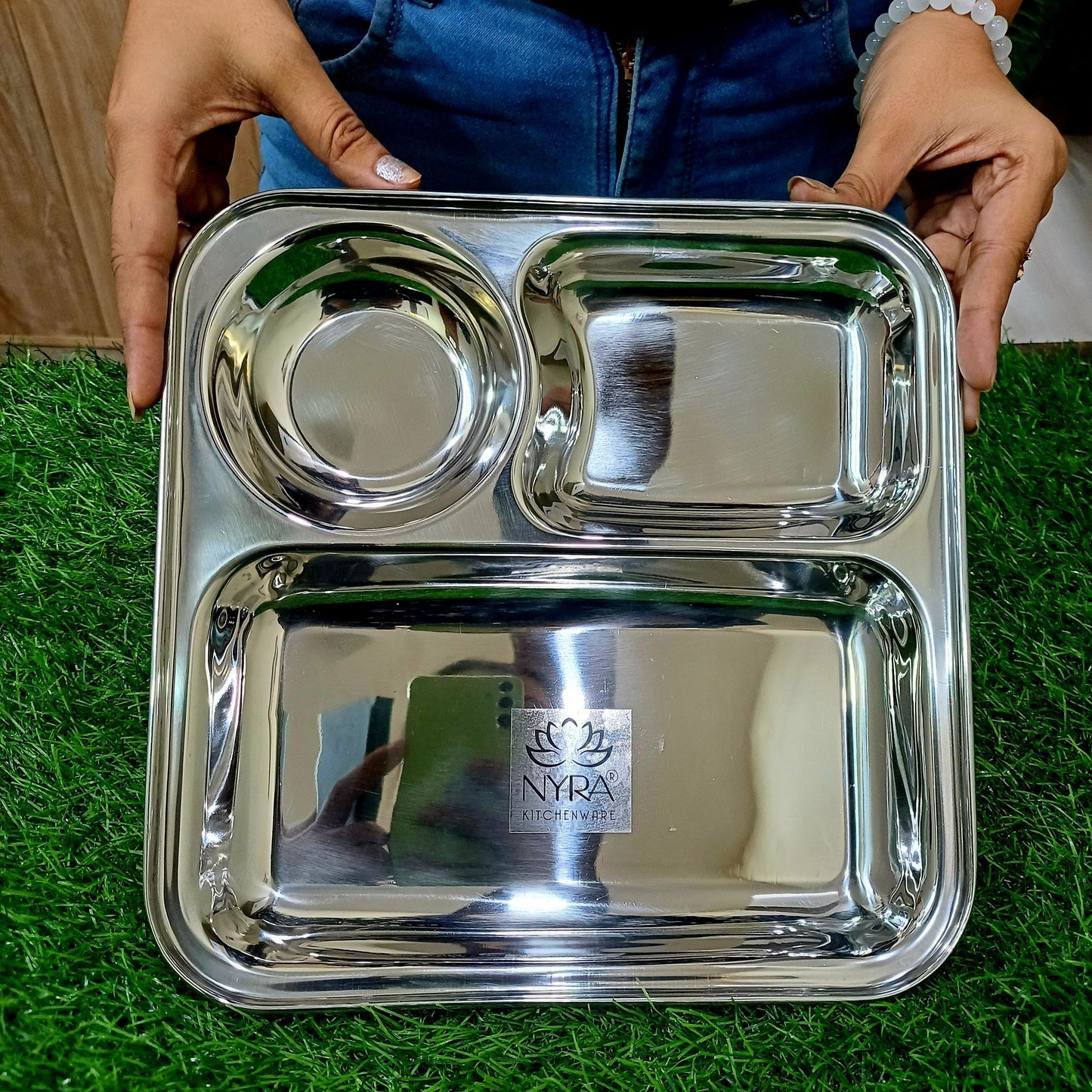 Showing inhand Stainless Steel Classy 3 in 1 Dinner Plate