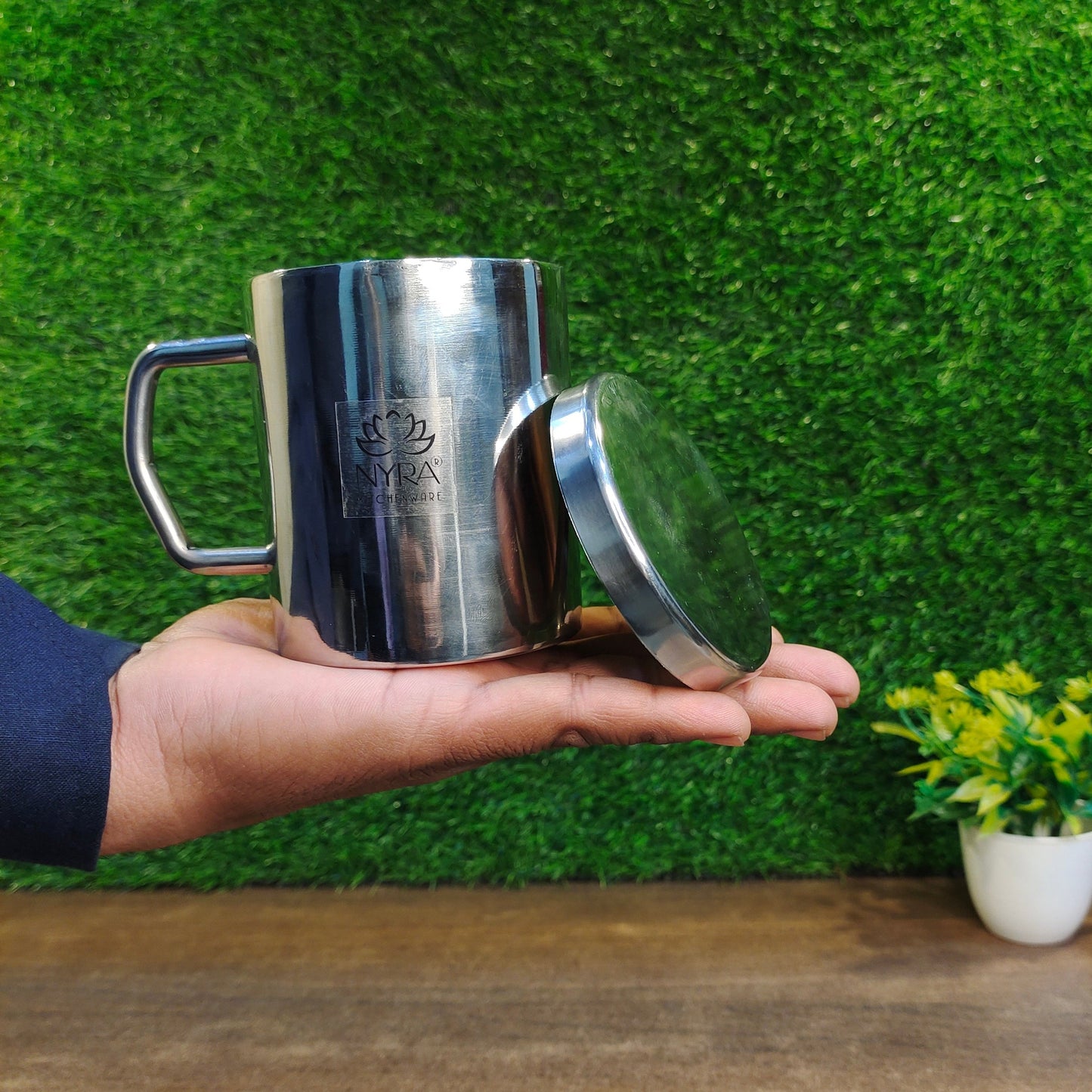 Stainless Steel Double Walled Insulated Cup with Lid