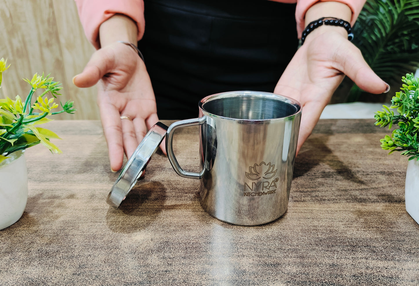 Stainless Steel Double Walled Insulated Cup with Lid