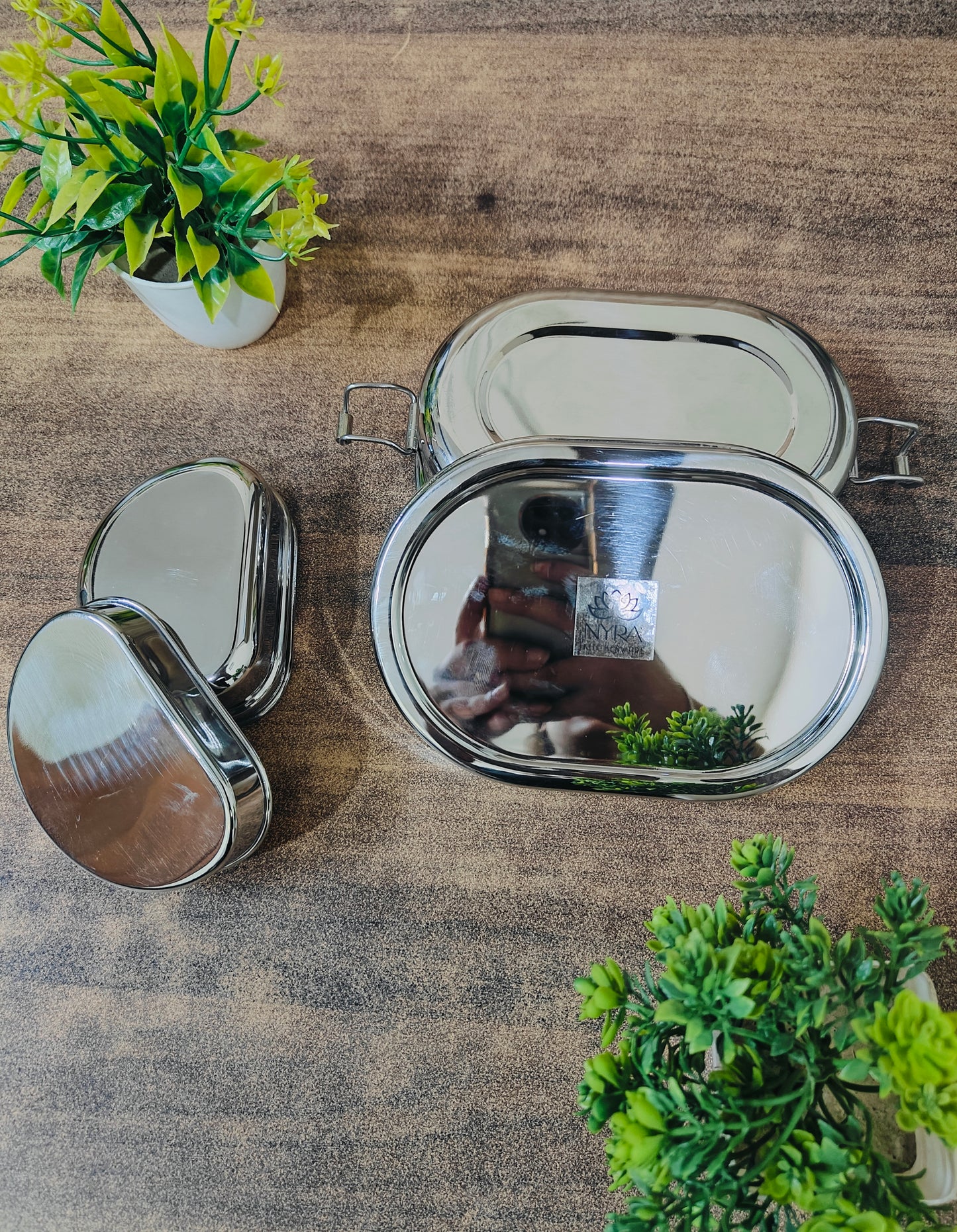 Stainless Steel Oval-shaped Lunch Box with Leakproof Dibbi