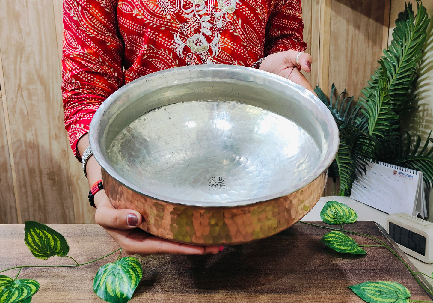 showing kalai coated cooking pot