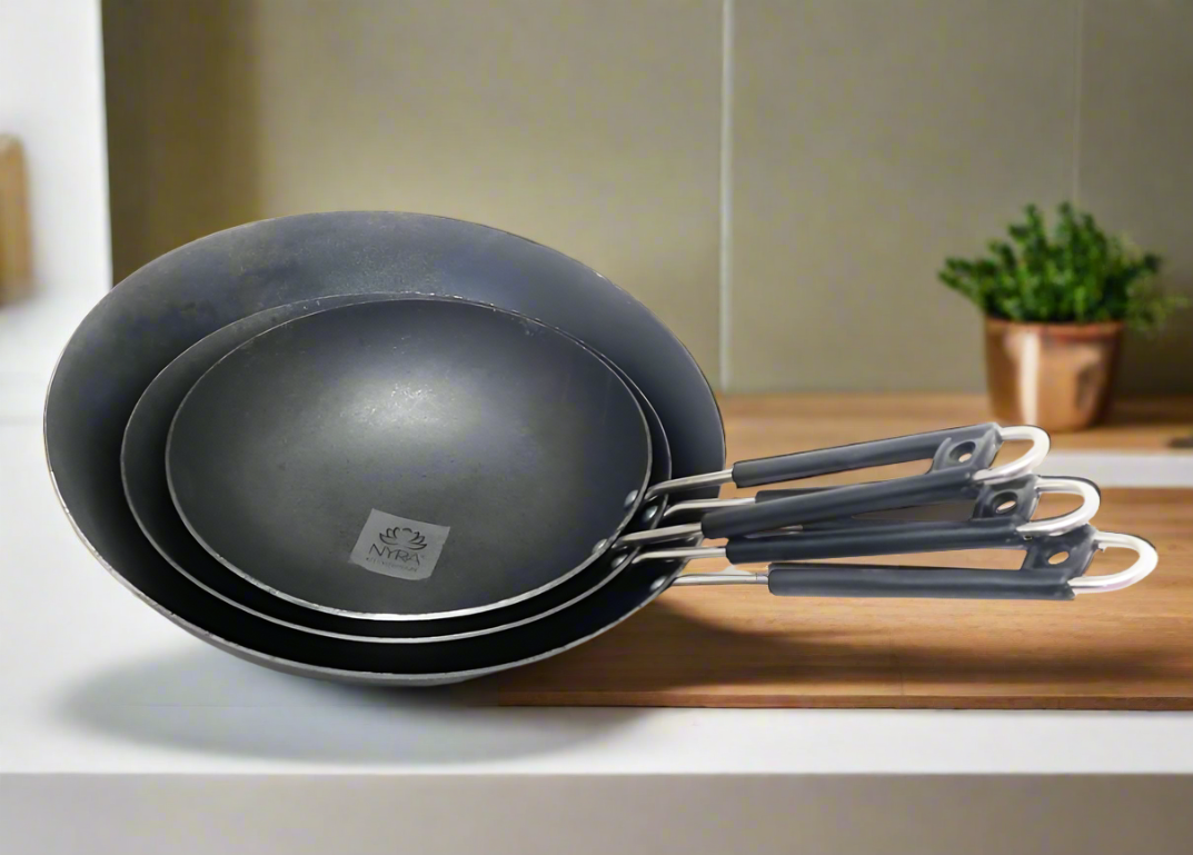 different sizes of Iron Chinese Wok with Steel Handle