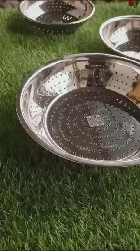 showing Stainless Steel Strainer & Colanders