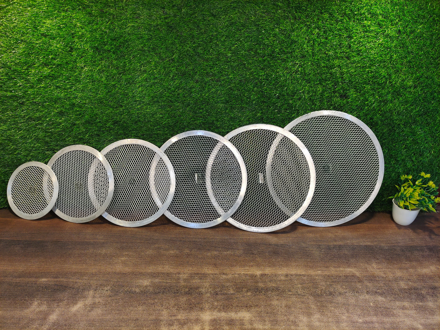 Durable Aluminium Pizza Screen | Professional Grade for Crispy Pizza - 6 Sizes