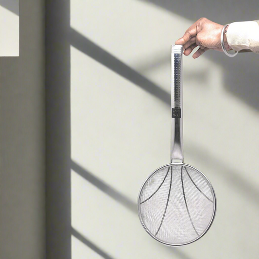Stainless Steel Wire Strainer: Ideal for Deep Frying Snacks | Heat-Resistant Handle - Home & Kitchen |
