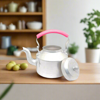 Aluminium tea kettel with rubber handle