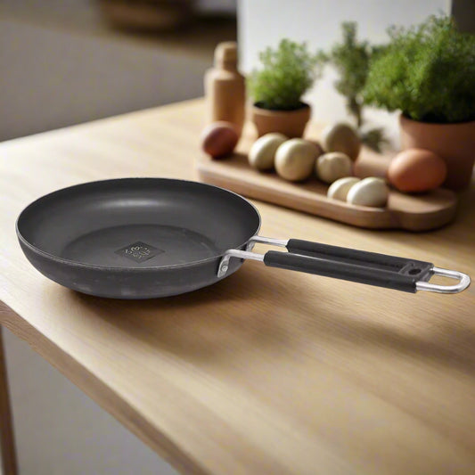 Iron Fry Pan with Handle