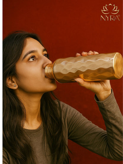Pure Copper Hammered Water Bottle – Mirror Finish, Leak-Proof & Ayurvedic Health Benefits