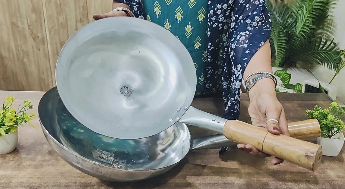 Iron Chinese Wok/Kadhai with Wooden Handle