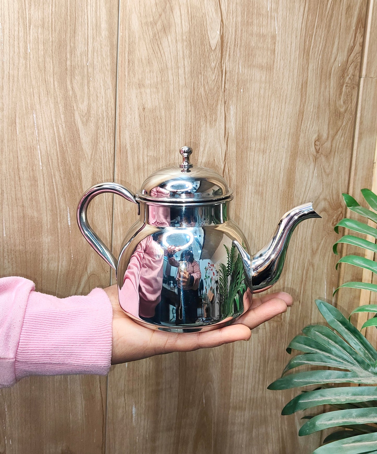 Stainless Steel Tea Pot/Tea Kettle with Mirror Finish – Durable and Elegant Silver Tea Pot for Modern Kitchens