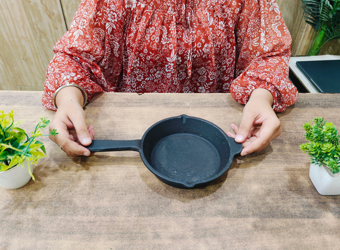 showing Pre-Seasoned Cast Iron Tadka Pan