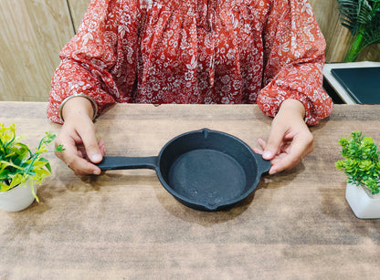 showing Pre-Seasoned Cast Iron Tadka Pan