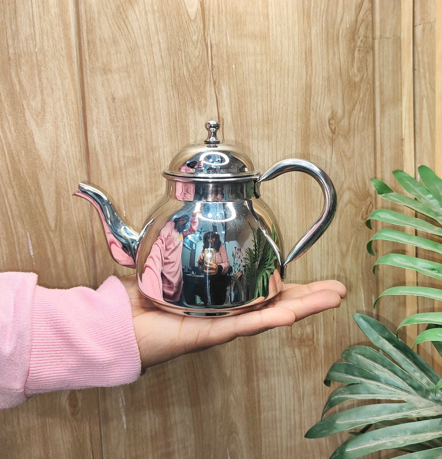 Stainless Steel Tea Pot/Tea Kettle with Mirror Finish – Durable and Elegant Silver Tea Pot for Modern Kitchens
